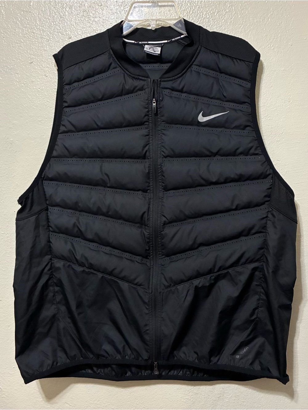 Nike Men's Aeroloft 800 Down black vest
